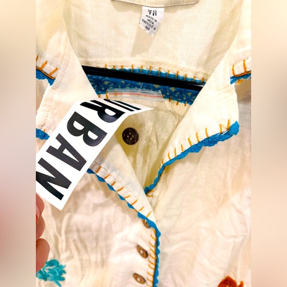 Sold Out and NWT Urban Outfitters Floral Embroidered Top. XS - Picture 5 of 8